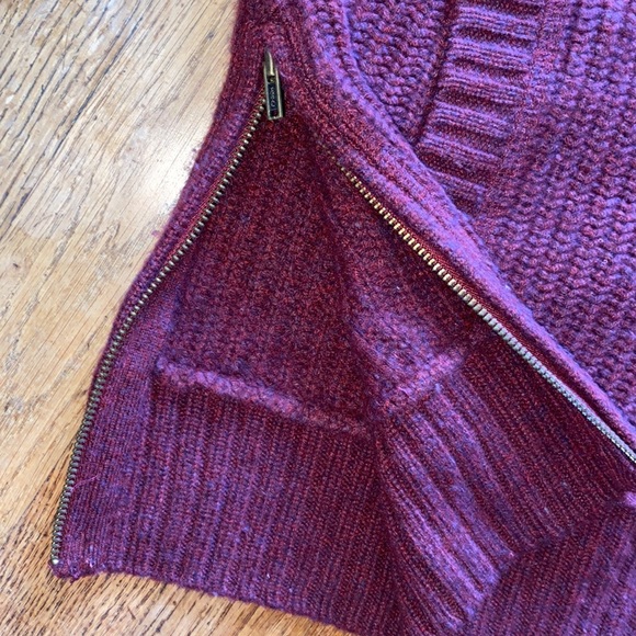 Club Monaco Italian Cashmere Turtleneck Sweater - Picture 4 of 11